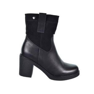 22231 Isteria Botín Botín en antelina y sintético. Forro en textil acolchado y cierre con cremallera interior. Piso de goma anti 2