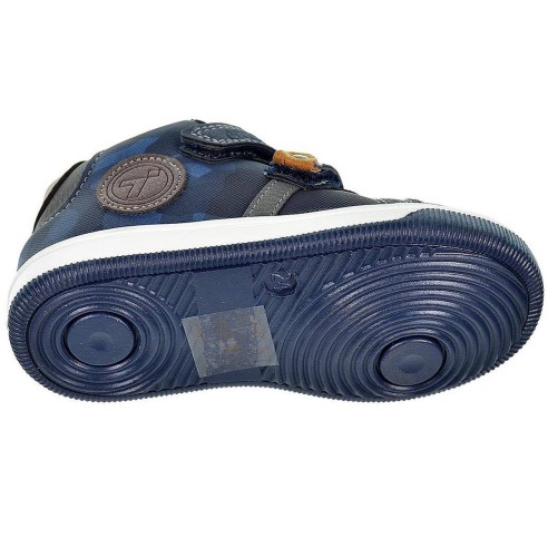 2227 Crecendo Botín Botín sintético con cierre en velcro. Forrado y plantilla textil acolchado. Piso de caucho antideslizante.