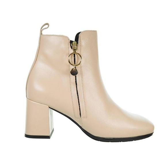 Dami4 Desireé Botín piel Botín de piel. Forro en textil y cierre con cremallera exterior. Tacón ancho de altura 6cm. y piso de g