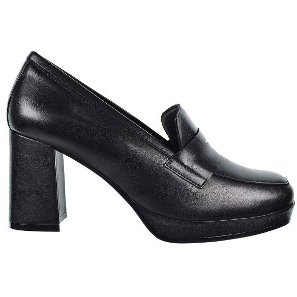 Julie4 Desireé Zapato Piel Zapato de piel. Forro en textil y cierre con cremallera interior. Piso con plataforma de 1´5cm y tacó