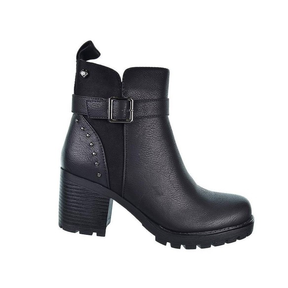 22520 Amarpies Botín Botín sintético y antelina. Forrado acolchado y plantilla extraible. Cierre con cremallera interior. Piso d