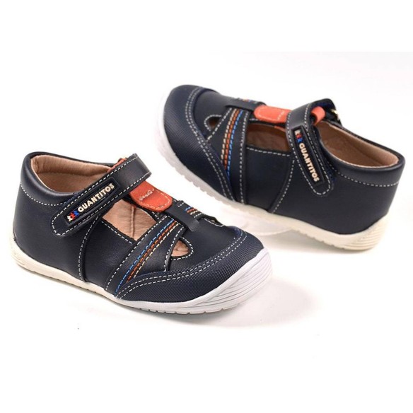 10190 Guantitos Sandalia Sandalia piel, forro y plantilla interior muy absorbente y transpirable. Cierre de velcro, máximo confo