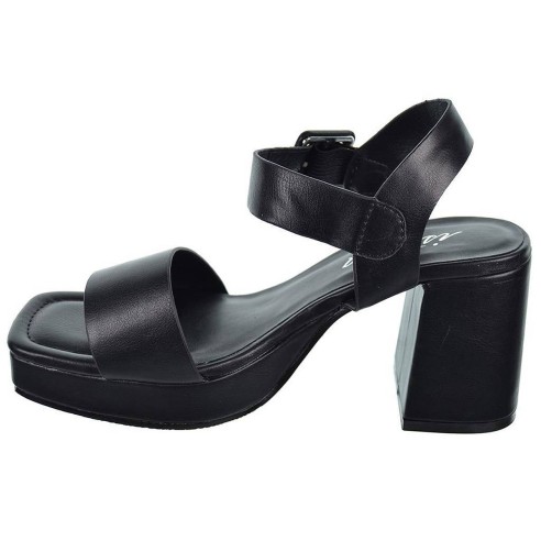 22306 Isteria Sandalia Plataforma Sandalia sintético con cierre en hebilla regulable. Piso con plataforma forrada de 2cm aprox. 