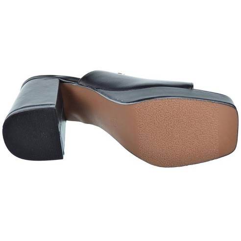 Isteria Zueco Plataforma 23028 Mujer, forrada de 2cm aprox. y tacón de 7,5cm. aprox.