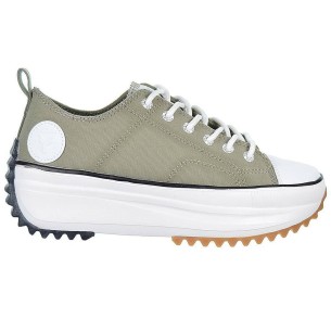 Layla Yumas Sneaker en lona, forro interior en textil y plantilla confort latex. Con cordones. Suela de goma antideslizante.