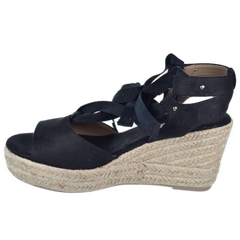 170771 Refresh Sandalia en antelina. cintas. Forro textil y plantilla acolchada. plataforma con cuña. forro yute. Antideslizante