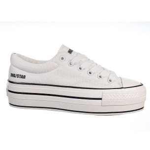 21453 DNG Zapatilla de lona. Forro textil. Cierre en cordones. Piso con plataforma y puntera de goma antideslizante. Bambas