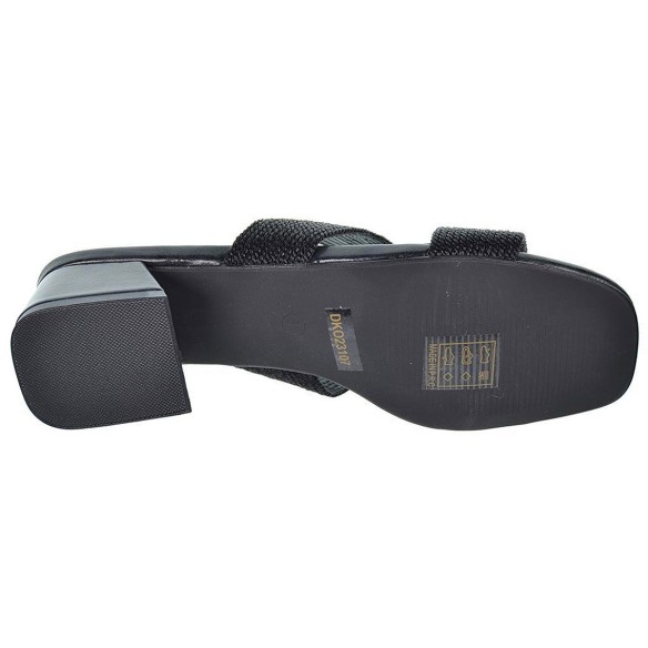 D´Angela Sandalia textil. Plantilla acolchada y tacón ancho con altura de 4cm.aprox. Para eventos y ceremonias.