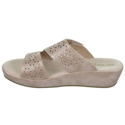 23589 Amarpies Zueco sintético perforado, forro textil.  Velcro ajustable. Piso con cuña de 4cm. antideslizante. Pies delicados