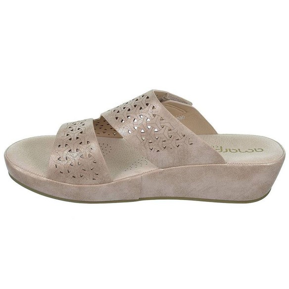 23589 Amarpies Zueco sintético perforado, forro textil.  Velcro ajustable. Piso con cuña de 4cm. antideslizante. Pies delicados