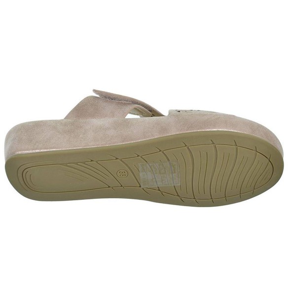 23589 Amarpies Zueco sintético perforado, forro textil.  Velcro ajustable. Piso con cuña de 4cm. antideslizante. Pies delicados